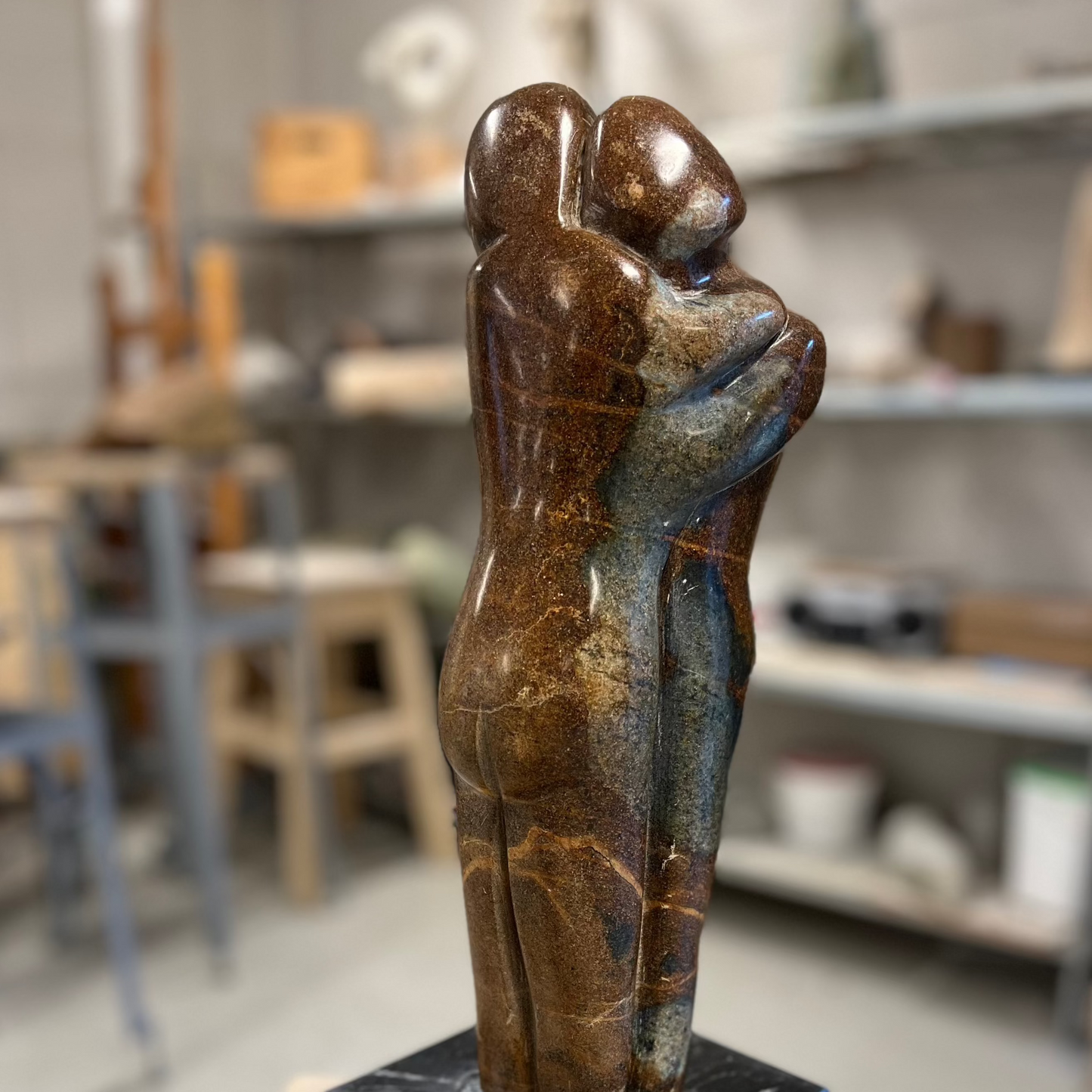 El amor está aquí / Love is here